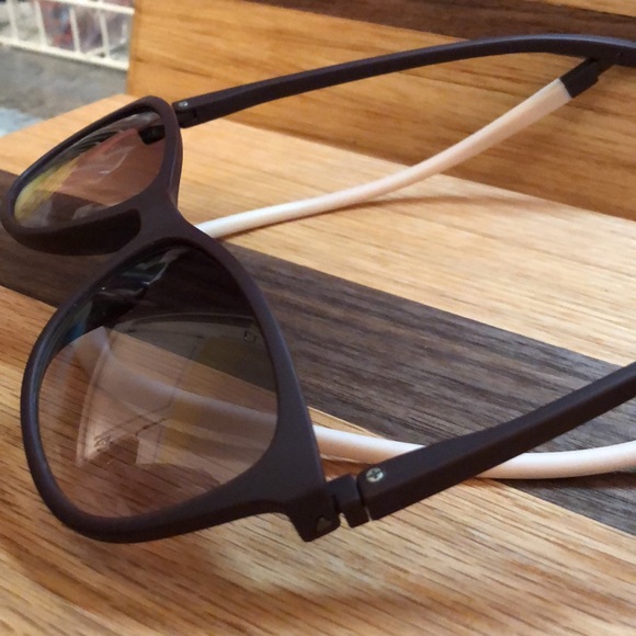 ❤️‍🔥 Convert w magnetic strap-burgundy Pink - Picture 4 of 7